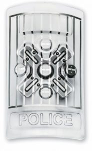 מגן משטרה עם שוקר חשמלי